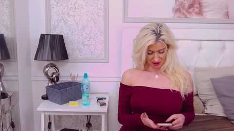 adelynchase @ myfreecams on 20231025