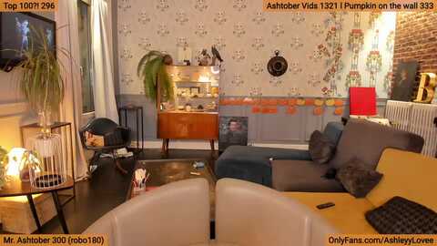ashleyylovee @ myfreecams on 20231025