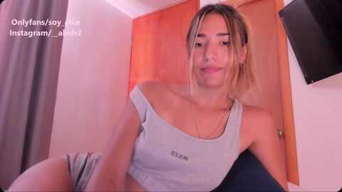missbaby8 @ myfreecams on 20231025