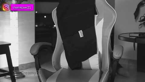amy_starfire @ myfreecams on 20231027