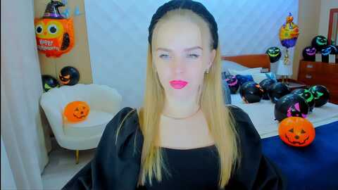 honey_lucky @ myfreecams on 20231027