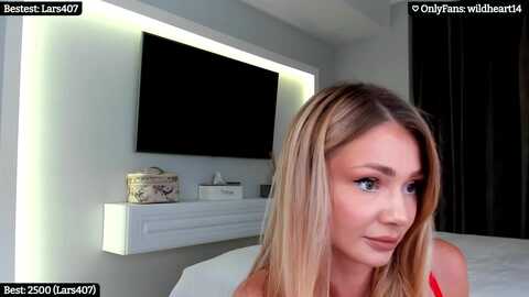 yveline @ myfreecams on 20231027