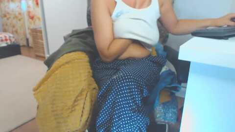 merlyn4u @ myfreecams on 20231030