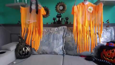 mhariangell @ myfreecams on 20231030