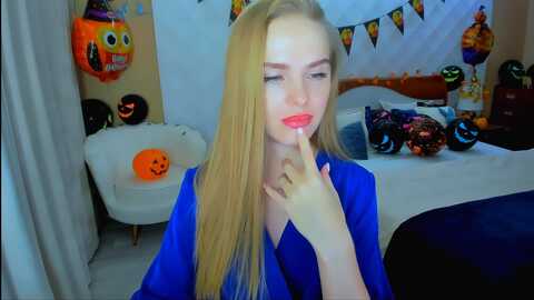 honey_lucky @ myfreecams on 20231101