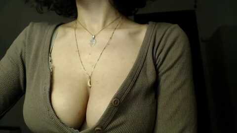 lolaspie @ myfreecams on 20231101