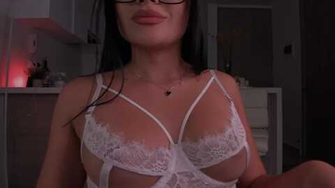 e_v_e_l_y_n_ @ myfreecams on 20231102