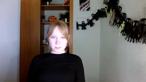 sambuca_qween @ myfreecams on 20231102