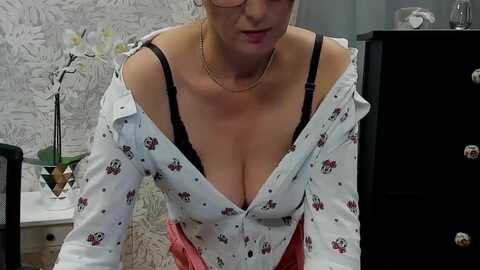 starvanessa1 @ myfreecams on 20231102