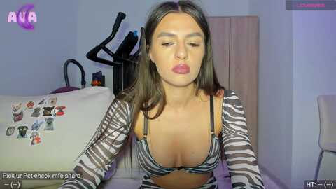 avamoonlight @ myfreecams on 20231103