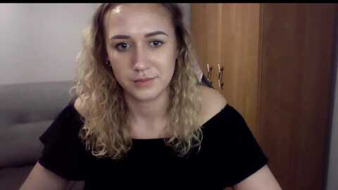 catrinlips @ myfreecams on 20231103