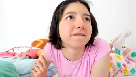 cherrycute666 @ myfreecams on 20231103