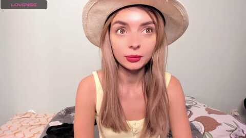 elliefloyd @ myfreecams on 20231103