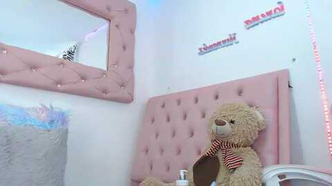 lorennahdez @ myfreecams on 20231103