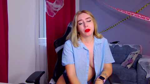 victoriarosss @ myfreecams on 20231103