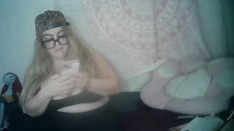 vlehanex3 @ myfreecams on 20231103