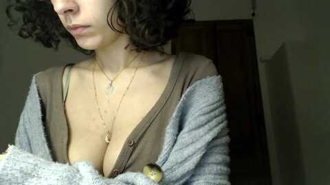 lolaspie @ myfreecams on 20231104