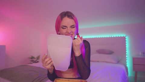 sarah_pink @ myfreecams on 20231106