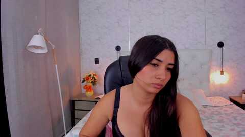 hanna_milano @ myfreecams on 20231108