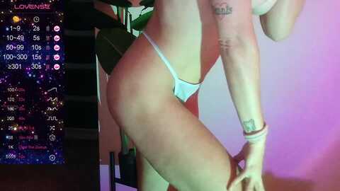 tease4lisa @ myfreecams on 20231108