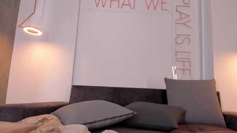 sophia_roy @ myfreecams on 20231110