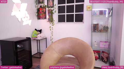 verenag @ myfreecams on 20231111