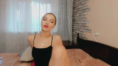 ambri_lili @ myfreecams on 20231112