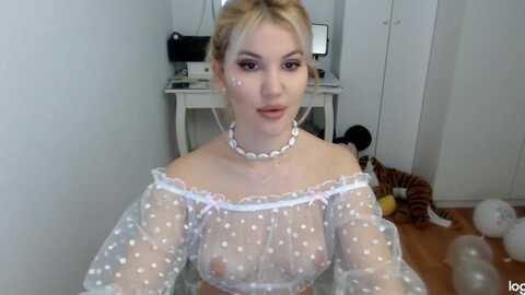 autumnjewel @ myfreecams on 20231112