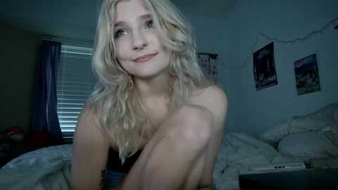 duckchan0 @ myfreecams on 20231112