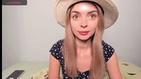 elliefloyd @ myfreecams on 20231112