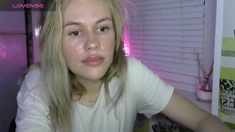 ellixr @ myfreecams on 20231112