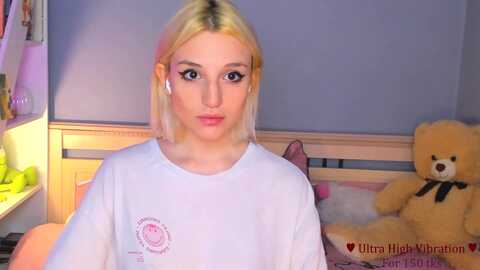 lunatale @ myfreecams on 20231112