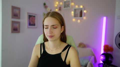 naomi_woods18 @ myfreecams on 20231112