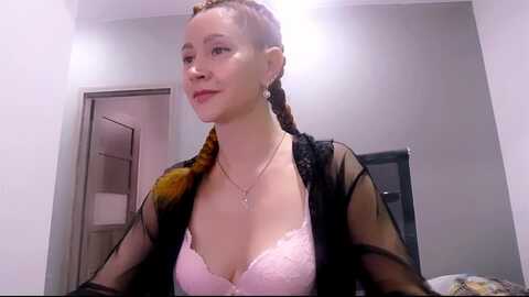 xeniamilf @ myfreecams on 20231112