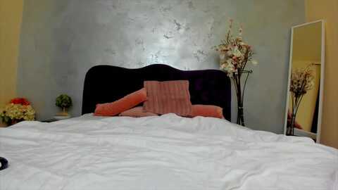 loliip0p__ @ myfreecams on 20231113