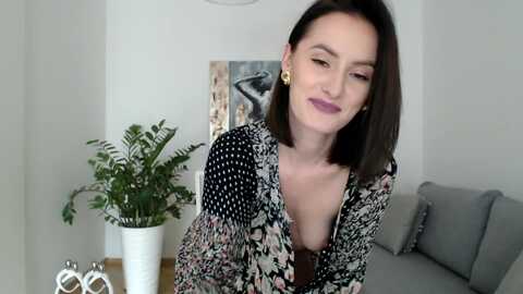 perlabella @ myfreecams on 20231113