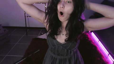 roomtoavoid @ myfreecams on 20231113