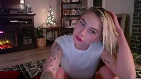 lovelyemilia @ myfreecams on 20231114