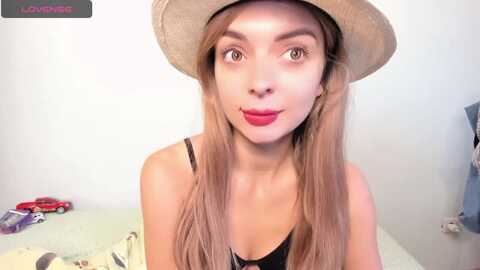 elliefloyd @ myfreecams on 20231115