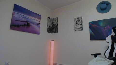 fiama77 @ myfreecams on 20231115