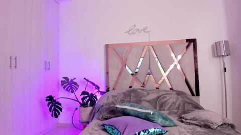 luciana_grant @ myfreecams on 20231115