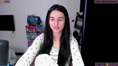 weirdnikusik @ myfreecams on 20231115