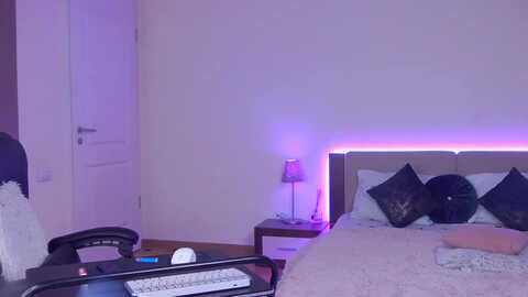 lorettelorena @ myfreecams on 20231116