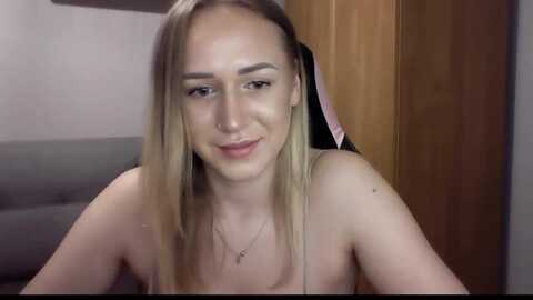 catrinlips @ myfreecams on 20231117