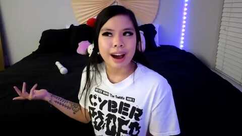 dolllface @ myfreecams on 20231118