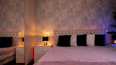 mq_raisa @ myfreecams on 20231118