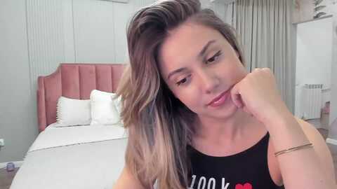 nelliecutest @ myfreecams on 20231118