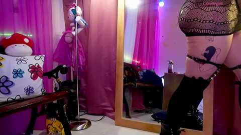 rachellkors @ myfreecams on 20231118