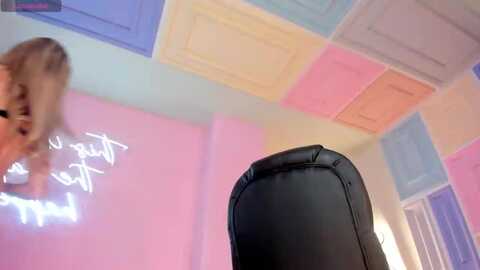 zoepresley1 @ myfreecams on 20231118