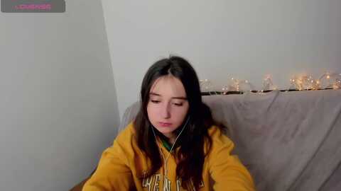 kirasupreme @ myfreecams on 20231120